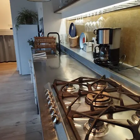 Bright & Unique Apartment With Rooftop Forcalquier