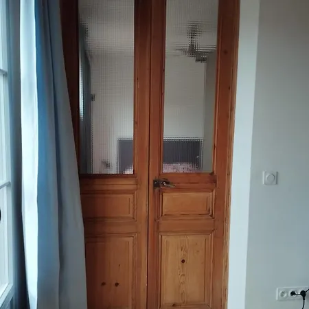 Bright & Unique Apartment With Rooftop 公寓